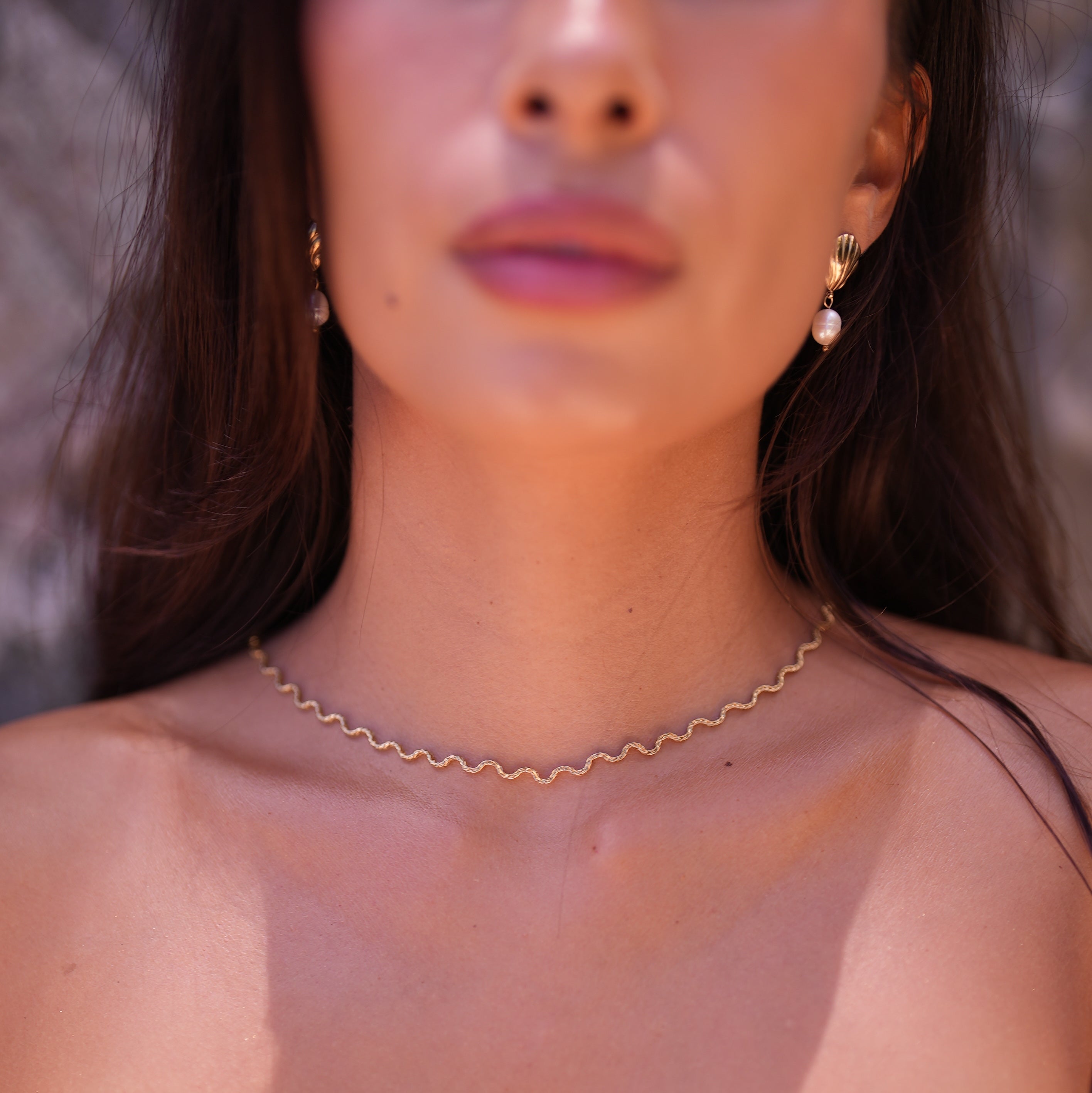 Veronika – Zlatna ogrlica s nježnim središnjim privjeskom