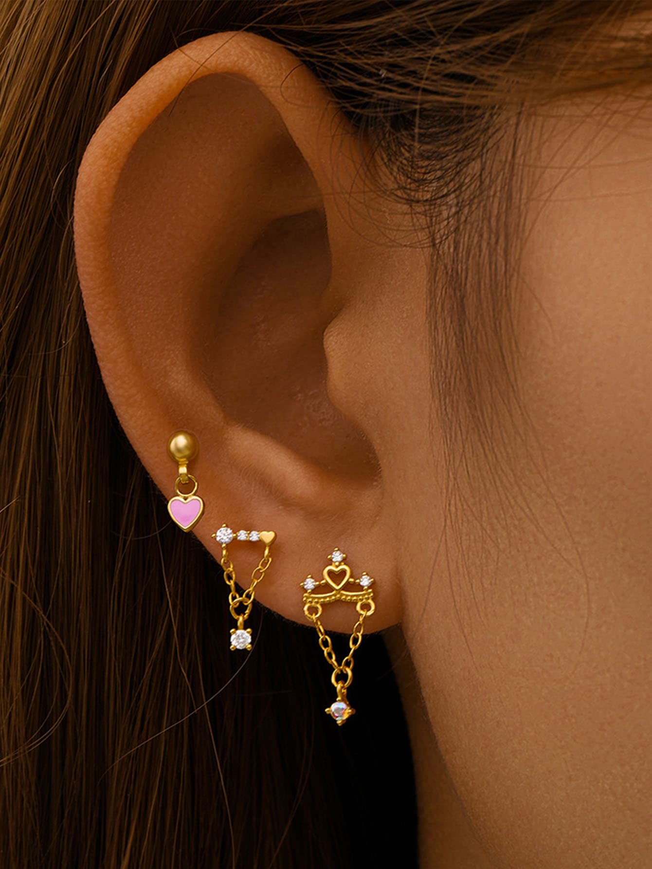 Helena – Zlatne naušnice s nježnom siluetom